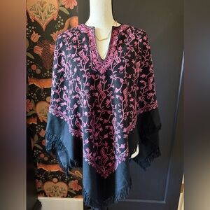 Crewel Embroidered Poncho Pink Violet Black Fringe Boho Wrap Floral